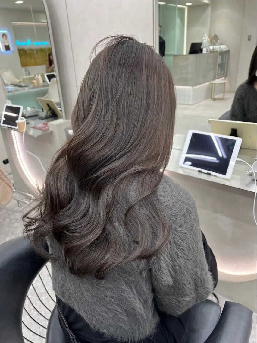 カラー カット ヘアカラー あ い か 🎀 レイヤーカットのヘアスタイル