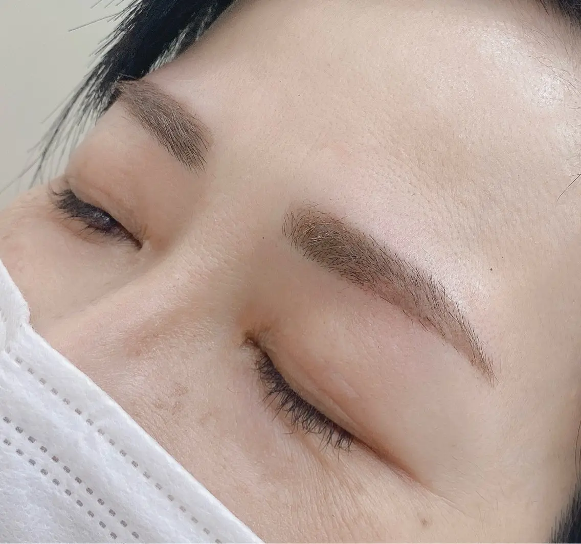 アイブロウ 眉毛ワックス脱毛 Mori 🫧のマツエク・マツパデザイン