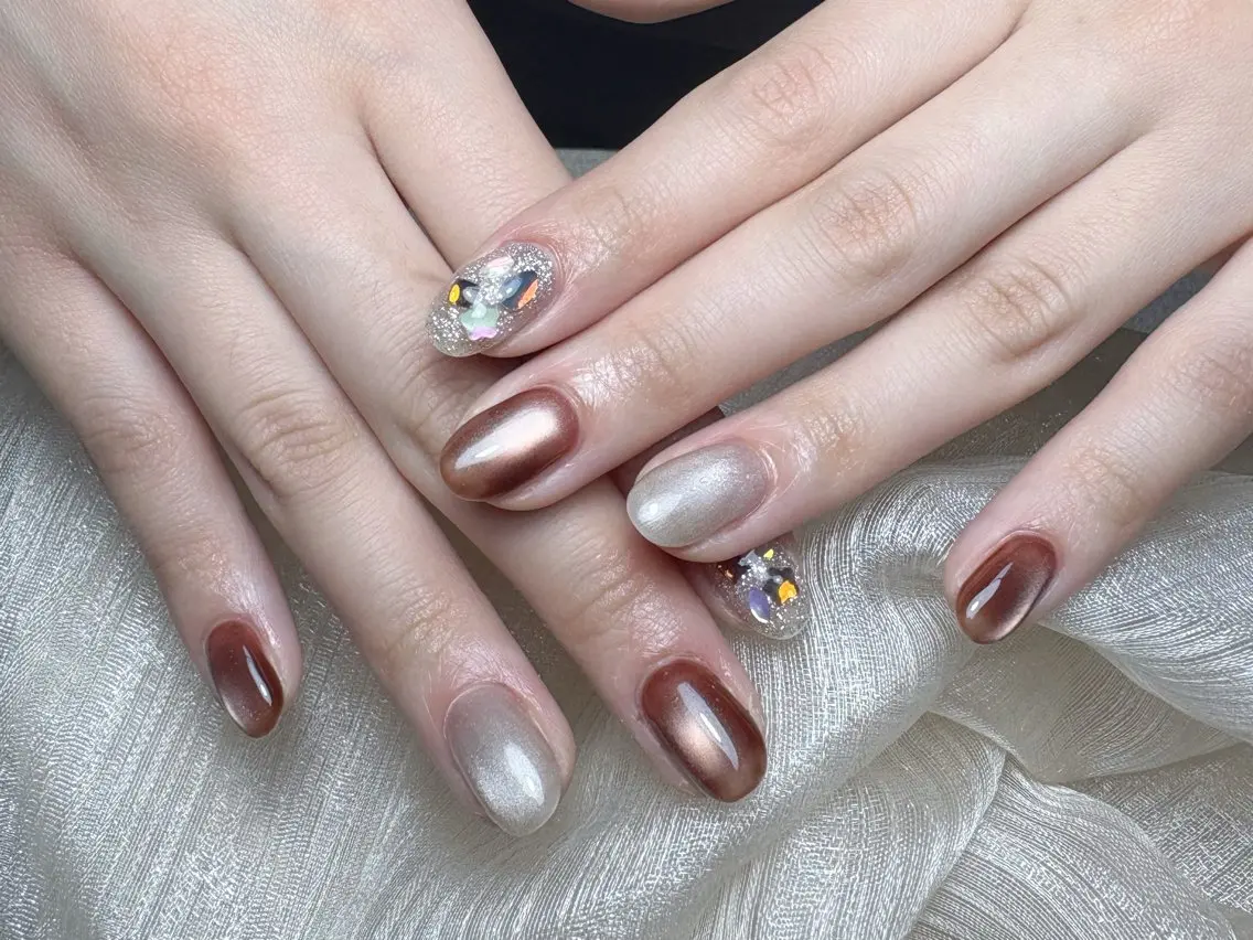 ネイル オーロラネイル ブラウン チークネイル フラッシュネイル フレンチネイル Nail Jolieのネイルデザイン