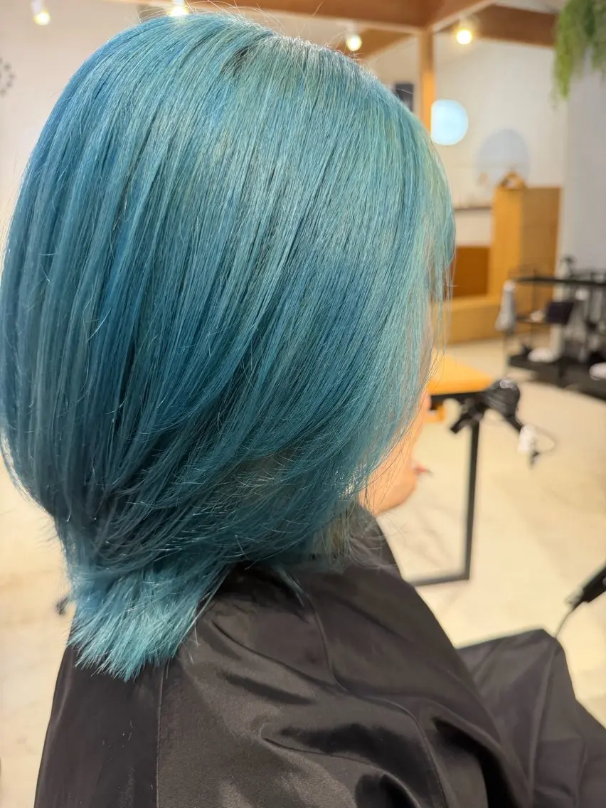ミディアム カラー 戸川 紗良のヘアスタイル