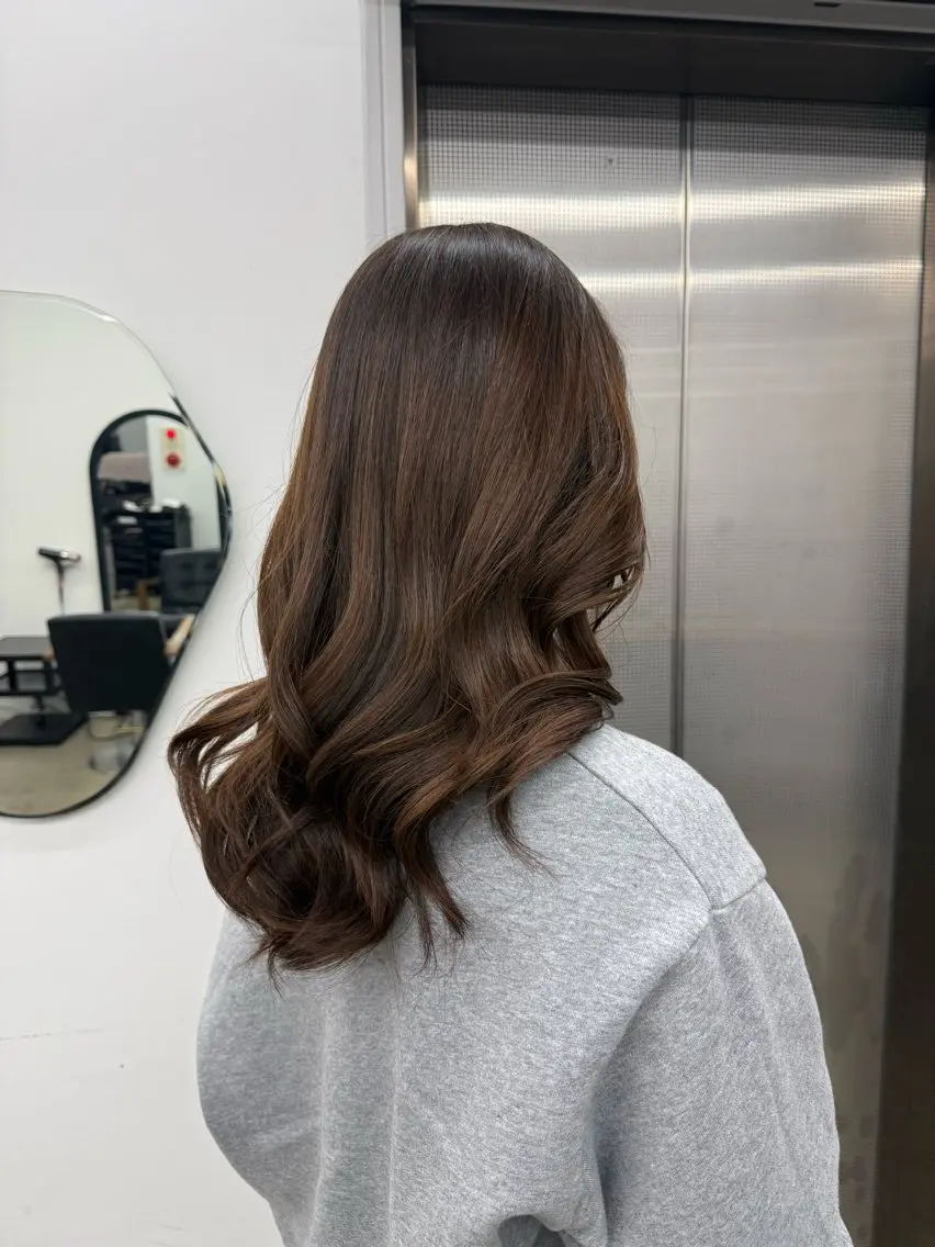 ロング カラー 黒髪 ブラウンカラー ヘアカラー Nico セナのヘアスタイル