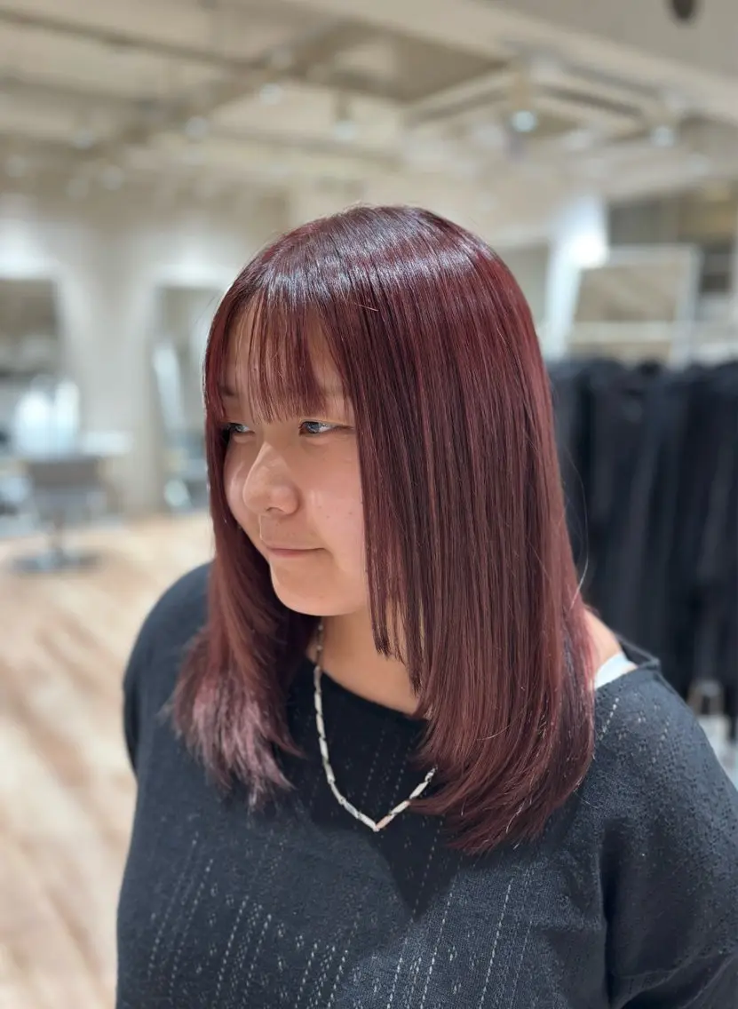 ミディアム カラー レイヤーカット 北 詩羽のヘアスタイル