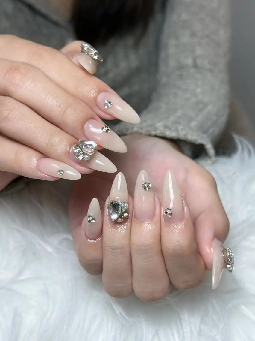 ネイル チークネイル ドット フレンチネイル グラデーション ハート ハンドネイル Julli NailStudioのネイルデザイン
