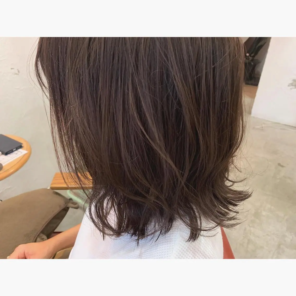 ミディアム カラー fio マナミのヘアスタイル