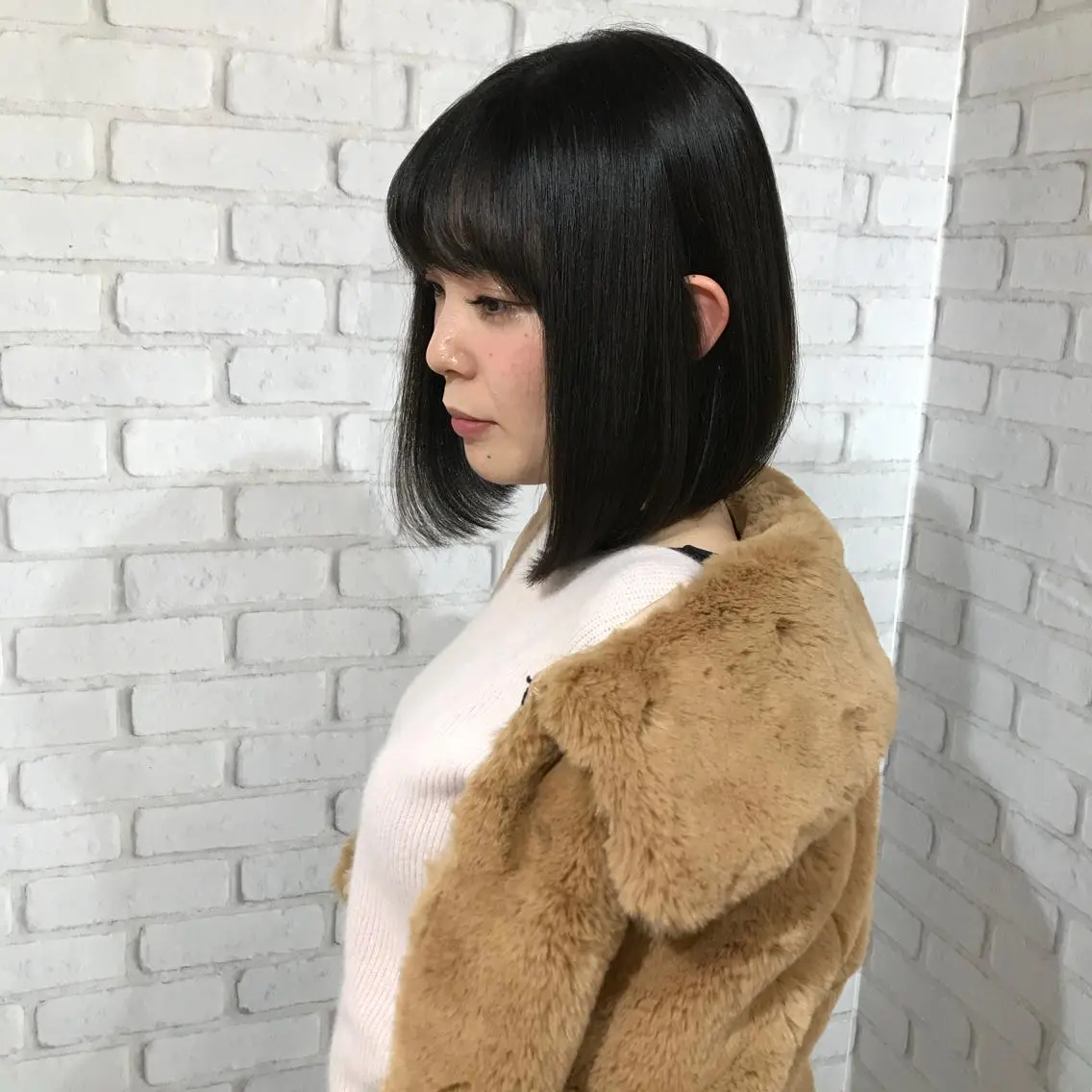 ミディアム カラー ダークグレー エクステ（レミー毛） NINEのヘアスタイル