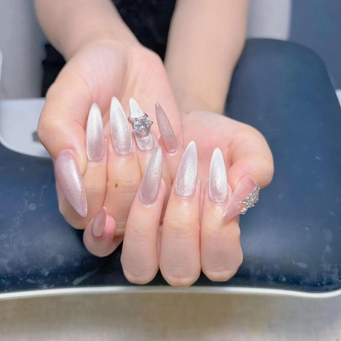 ネイル アートネイル ジェルネイル 韓国ネイル ニュアンスネイル ハンドネイル Luna Nail.Novaのネイルデザイン