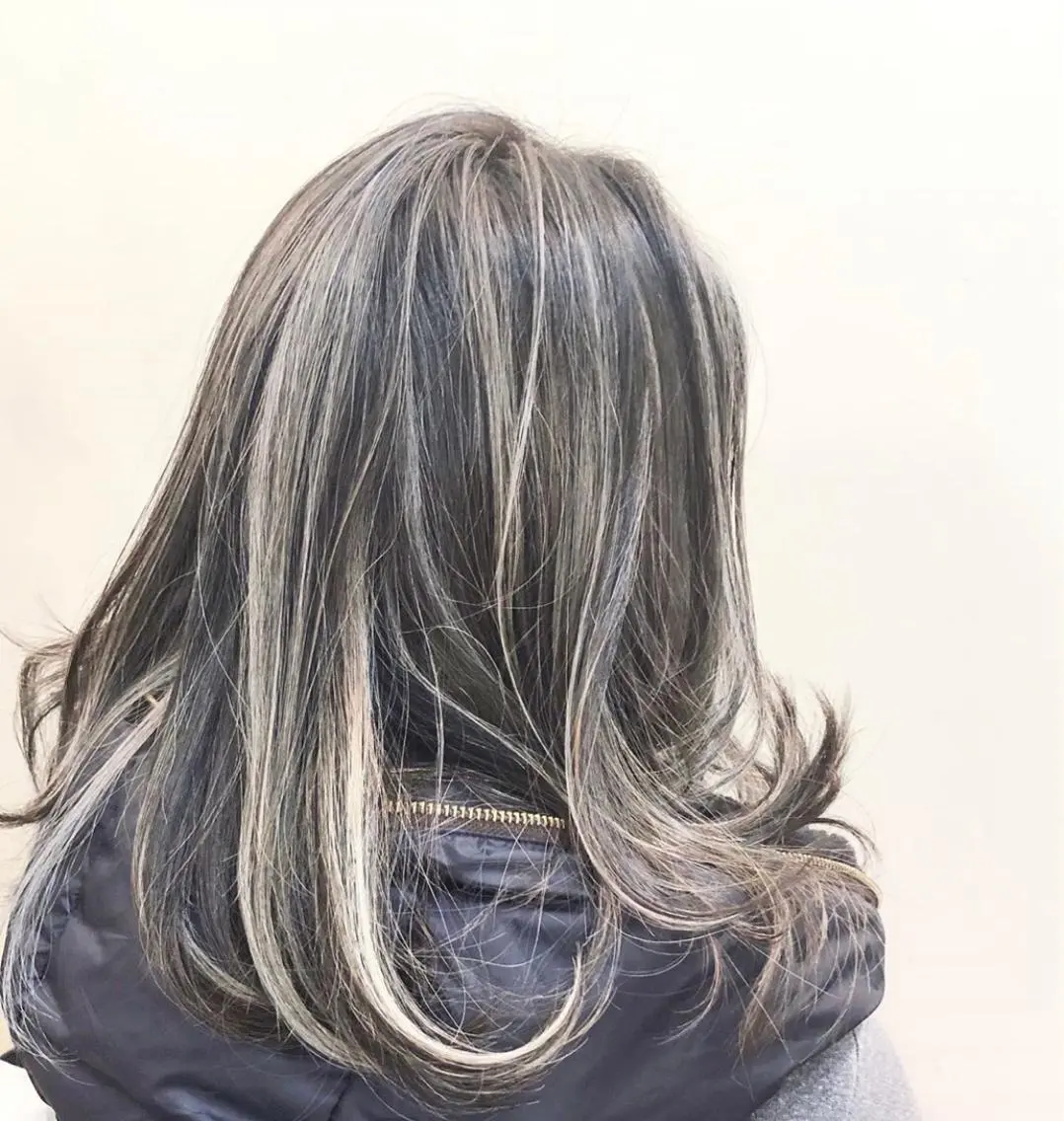 ロング カラー ハイライトカラー ハイライト おおたけ あゆみのヘアスタイル