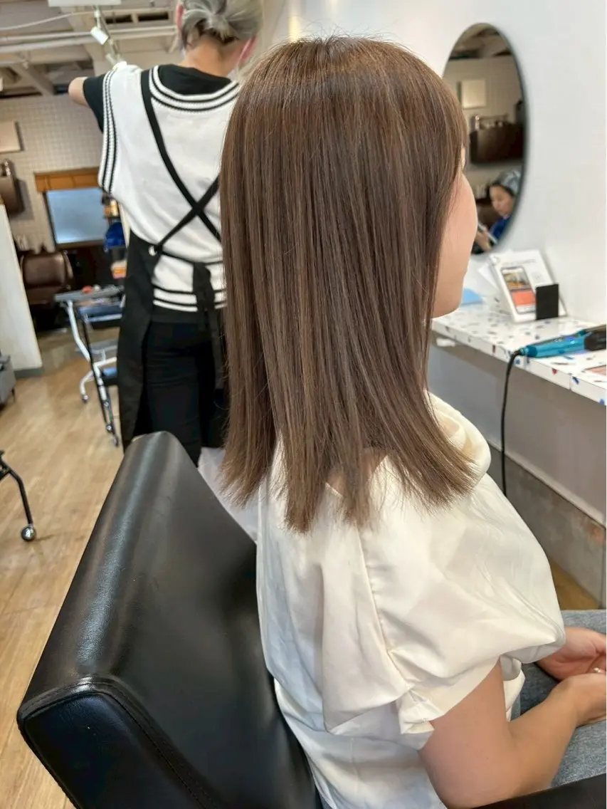 ミディアム カラー LUCK ユナのヘアスタイル