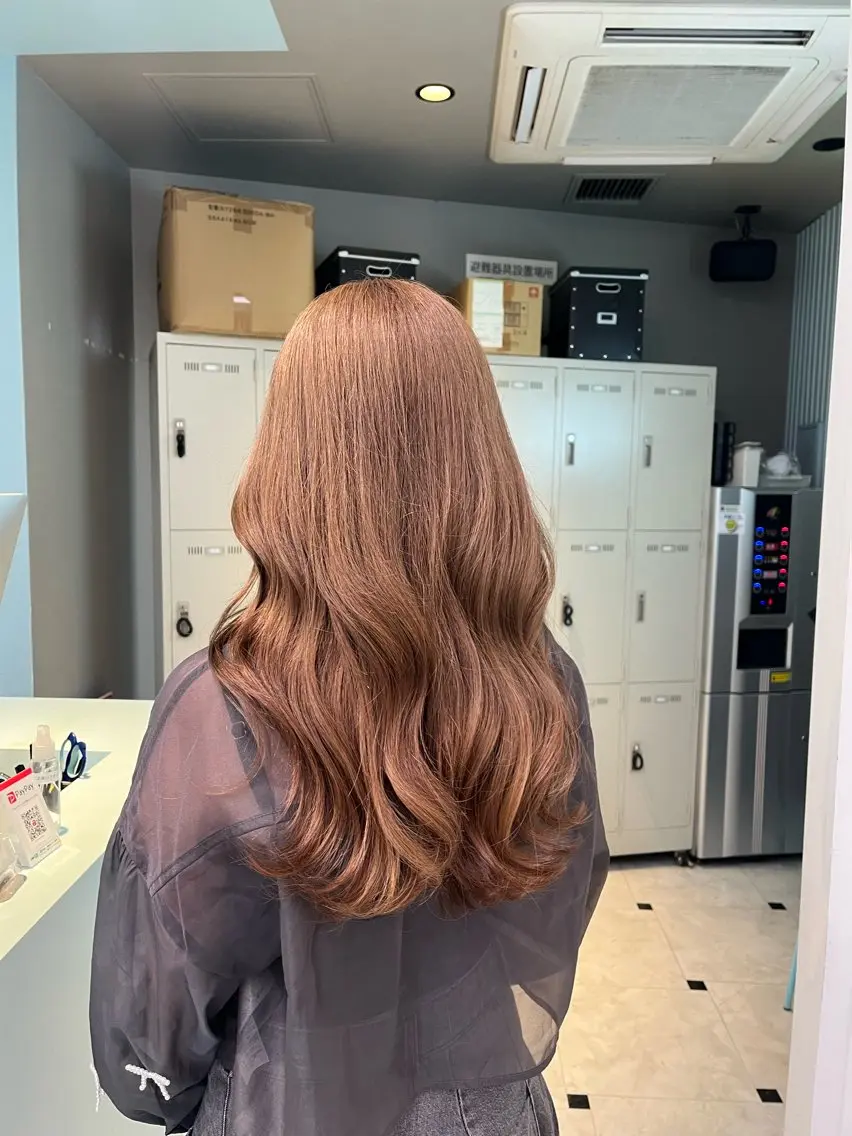 セミロング カラー ヘアカラー トリートメント ブリーチカラー 🩵MIZUKIのヘアスタイル