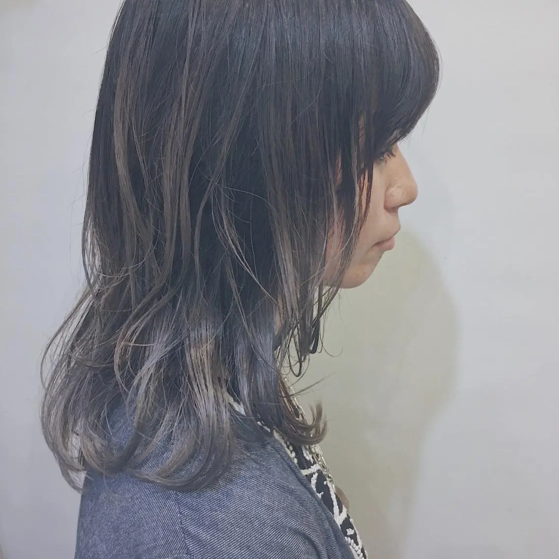 ミディアム カラー ブルーカラー ブルーグレー ブルーグレージュ 透明感カラー グラデーションカラー カット ヘアカラー トリートメント 山中 直輝のヘアスタイル
