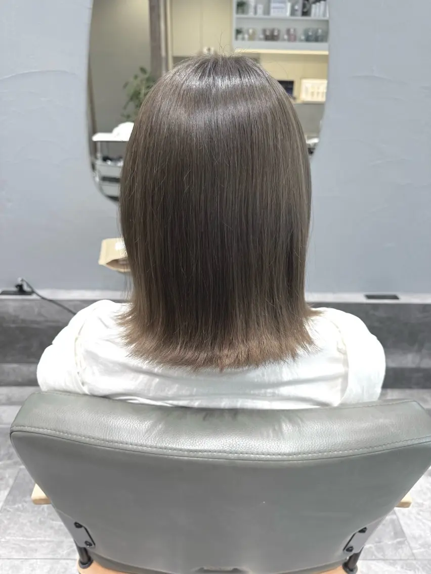 カラー ブリーチ グレージュ 吉田 空 （POANA.）のヘアスタイル