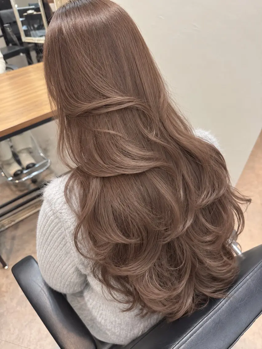 ロング カラー ヘアカラー トリートメント 透明感カラー韓国風 レイヤーtudaのヘアスタイル