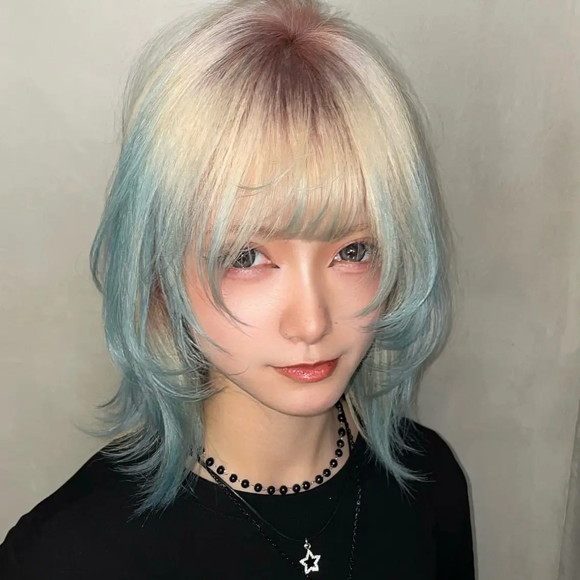 ミディアム カラー カット ヘアカラー ブリーチ/レイヤー 艶カラー💫チャンのヘアスタイル