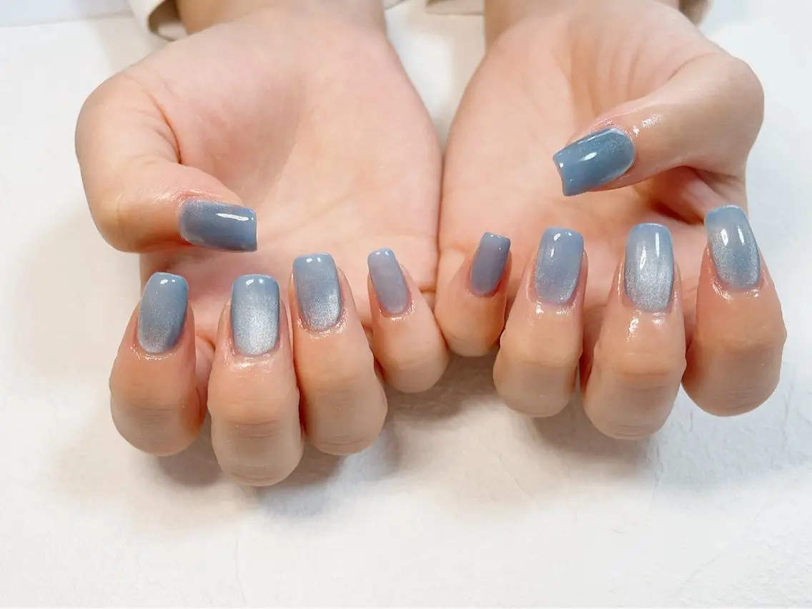 ネイル ブルー フットネイル ジェルネイル グラデーション キラキラネイル ハンドネイル kiki nail たまプラーザのネイルデザイン