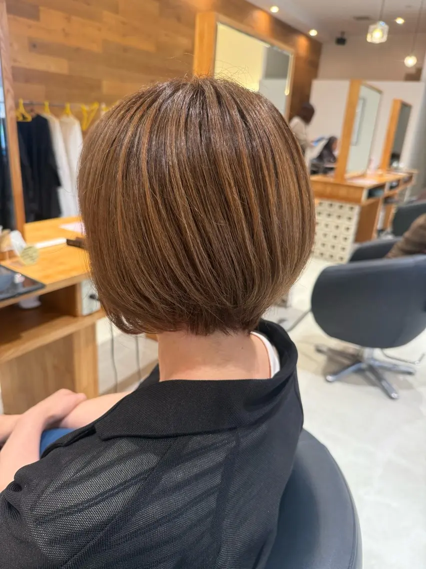 ショート ボブ カット ヘアカラー 花田 梨佳のヘアスタイル