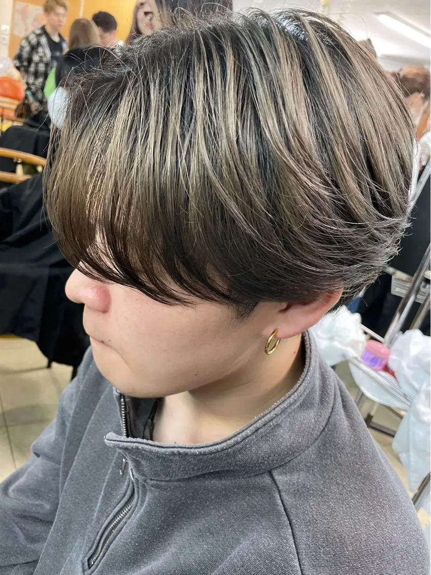 カラー メンズ ヘアカラー メンズ限定そらパーマ カラーモデル募集🐝のヘアスタイル
