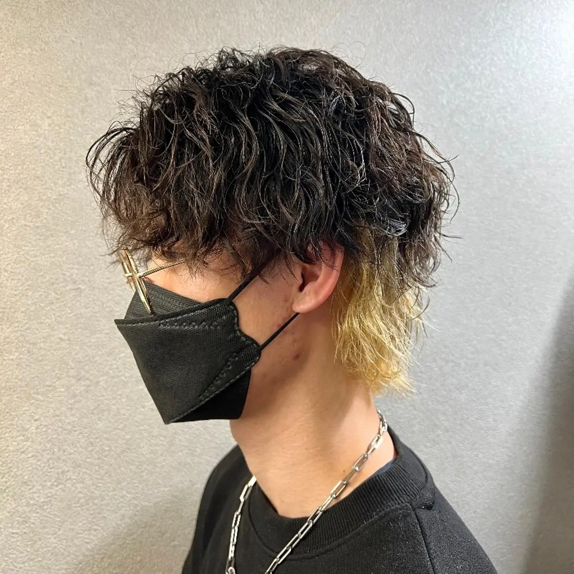 ショート カラー パーマ メンズ センターパート カット ヘアカラー パーマ メンズ特化美容師/ 藤戸 椋のヘアスタイル