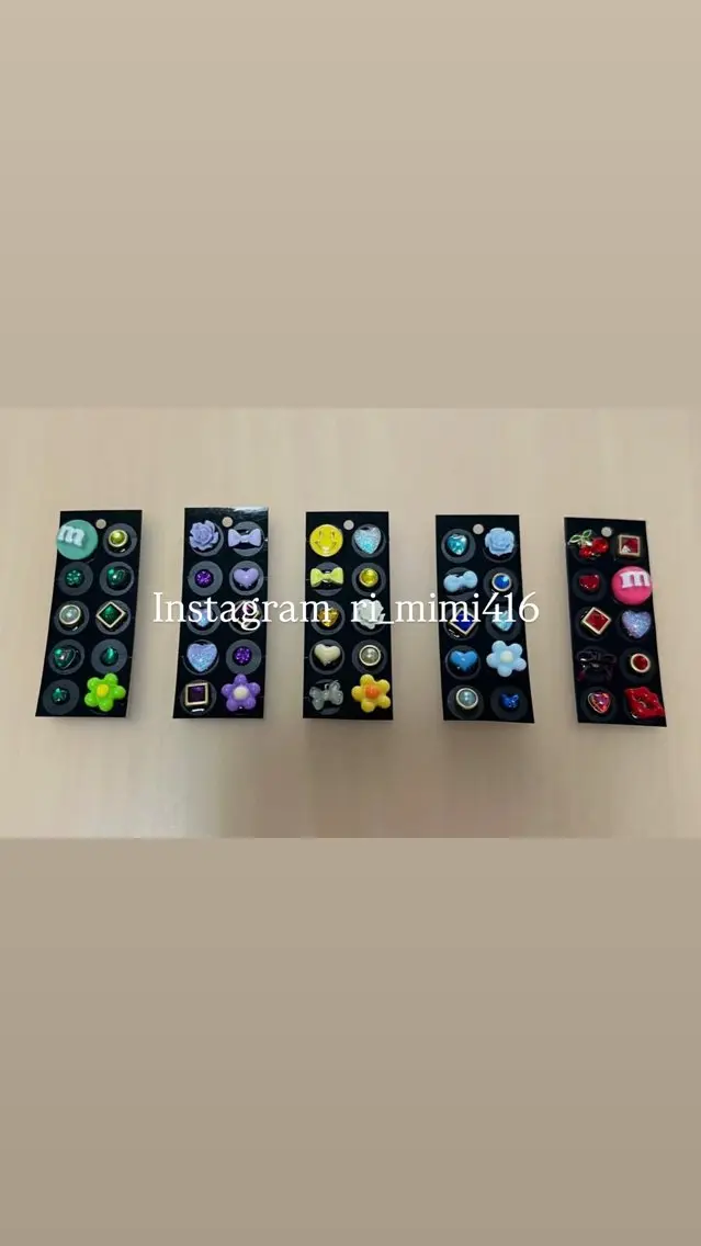 【推し活】耳つぼジュエリー両耳12個まで💚💜💛💙❤️300種類の中からお好きなパーツ選択✨の写真