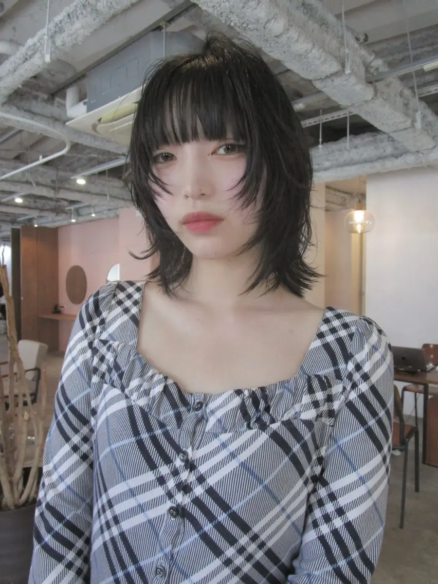 ミディアム カラー 黒髪 シャギー ウルフカット カット ヘアカラー トリートメント yu maのヘアスタイル