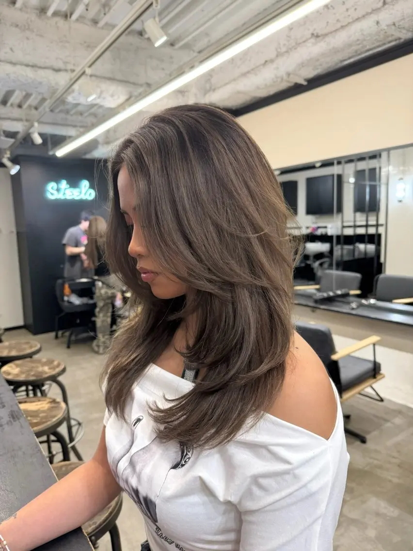 セミロング カラー バレイヤージュ ブリーチ ハイライトカラー ハイライト レイヤーカット ヘアカラー トリートメント 🇺🇸海外レイヤー /カラーGOのヘアスタイル