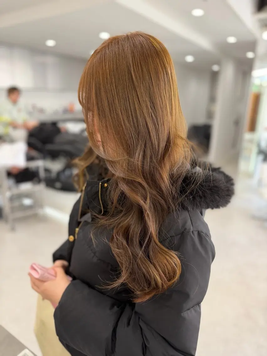 ロング ヘアカラー タマシロカリン 艶カラー/レイヤーのヘアスタイル
