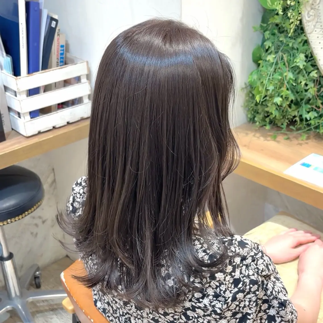 セミロング カラー 透明感カラー グレージュ カット ヘアカラー トリートメント 横浜パーマ🌐ボブ✨ 暖色カラーもえかのヘアスタイル