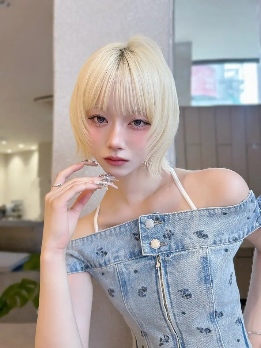 ショート カット ヘアカラー ここな Un amiのヘアスタイル