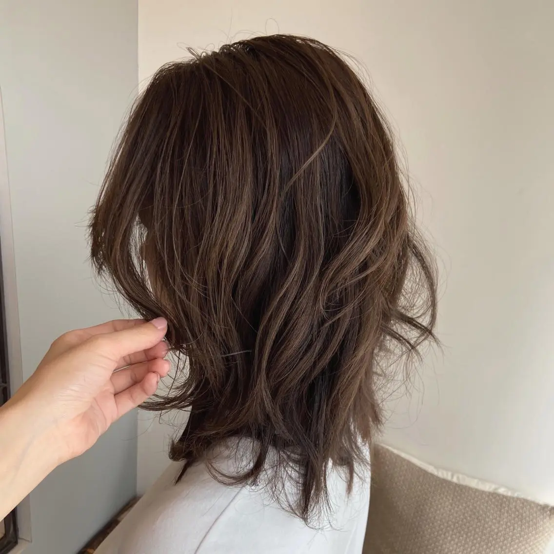 ミディアム レイヤーカット 峯 志帆のヘアスタイル