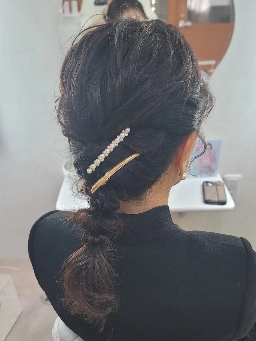 ヘアアレンジ ミディアム ヘアセット 渥美 寿美翔のヘアスタイル