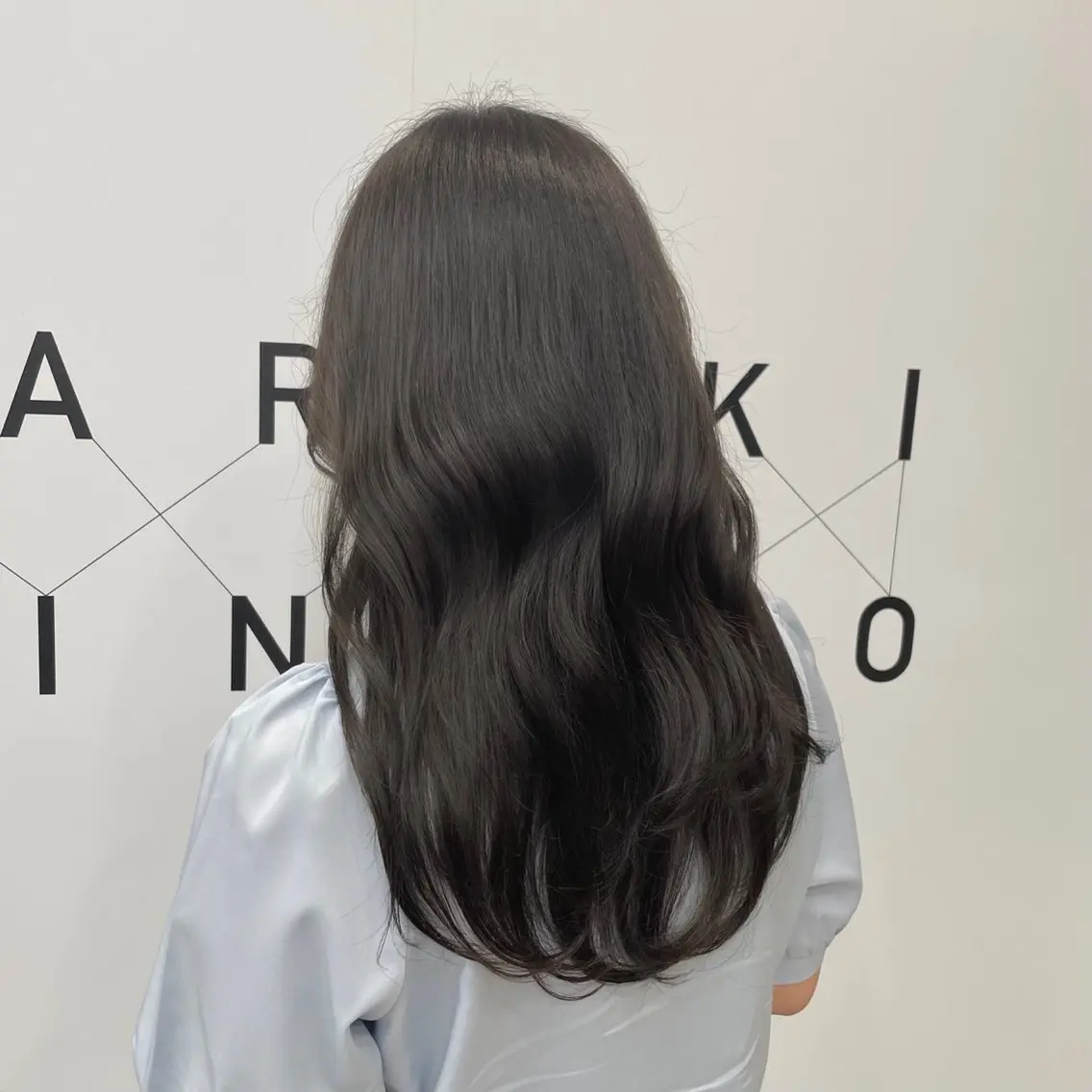 ロング カラー 透明感カラー グレージュ オリーブグレージュ オリーブグレー 新宿/顔周りカット/ レイヤー/がっきーのヘアスタイル