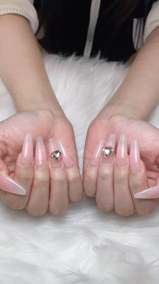 ネイル ブラウン フラッシュネイル フラワーネイル ホログラムネイル ロングネイル ハンドネイル フットネイル Rei _Nail 新宿のネイルデザイン