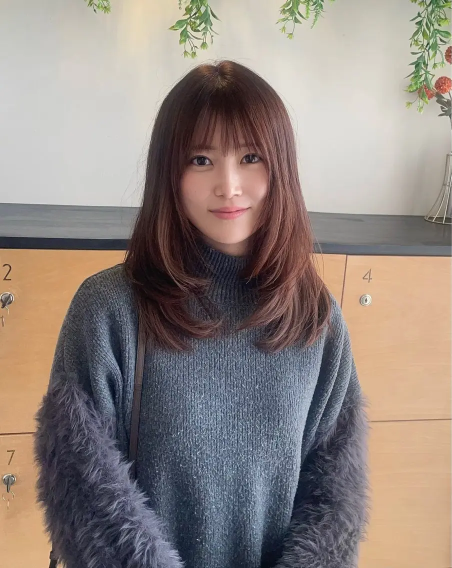 セミロング カラー ブラウンカラー モカブラウン レイヤーカット カット ヘアカラー モテるブラウンカラー の達人Tomoyaのヘアスタイル