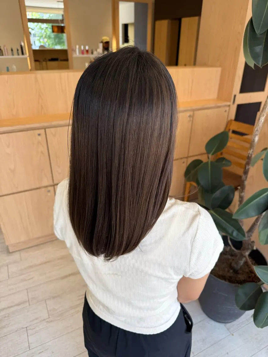 セミロング ハイライト カット ヘアカラー トリートメント 森浦 莉乃のヘアスタイル