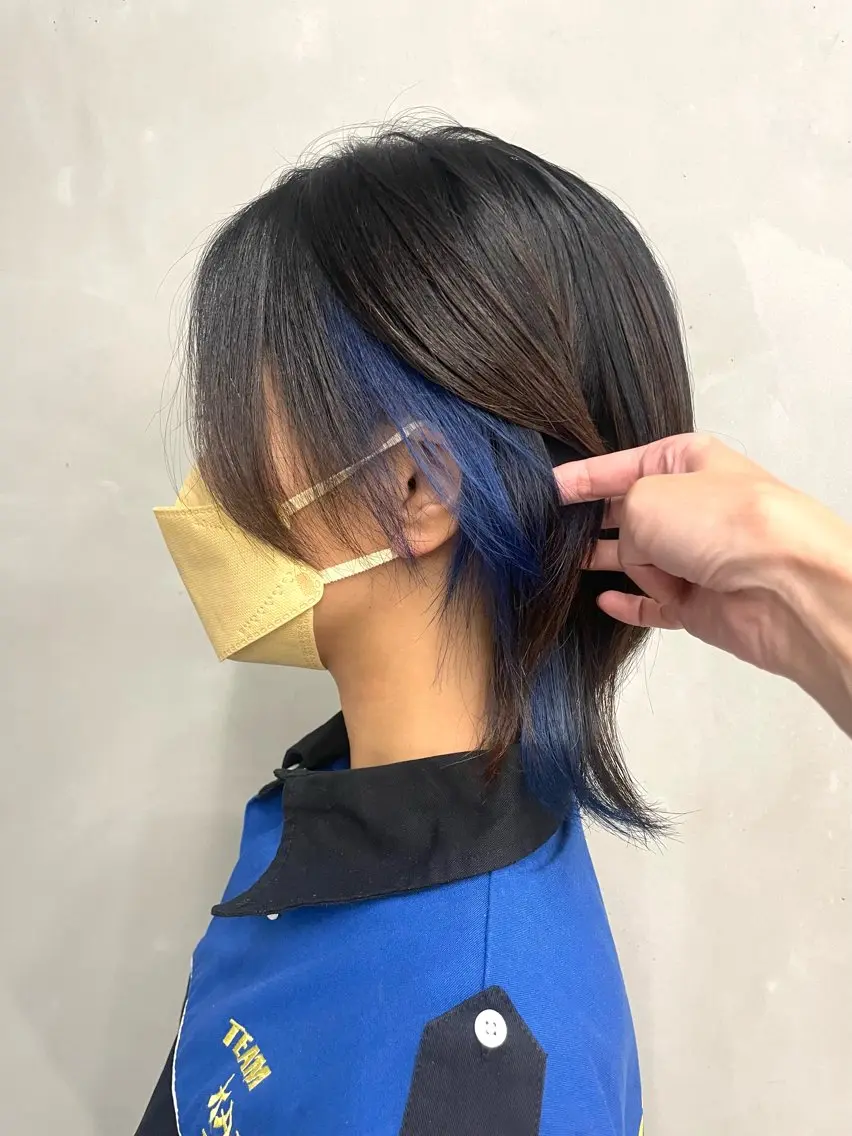 セミロング カラー インナーカラー 推し ブリーチ  髪質改善のヘアスタイル