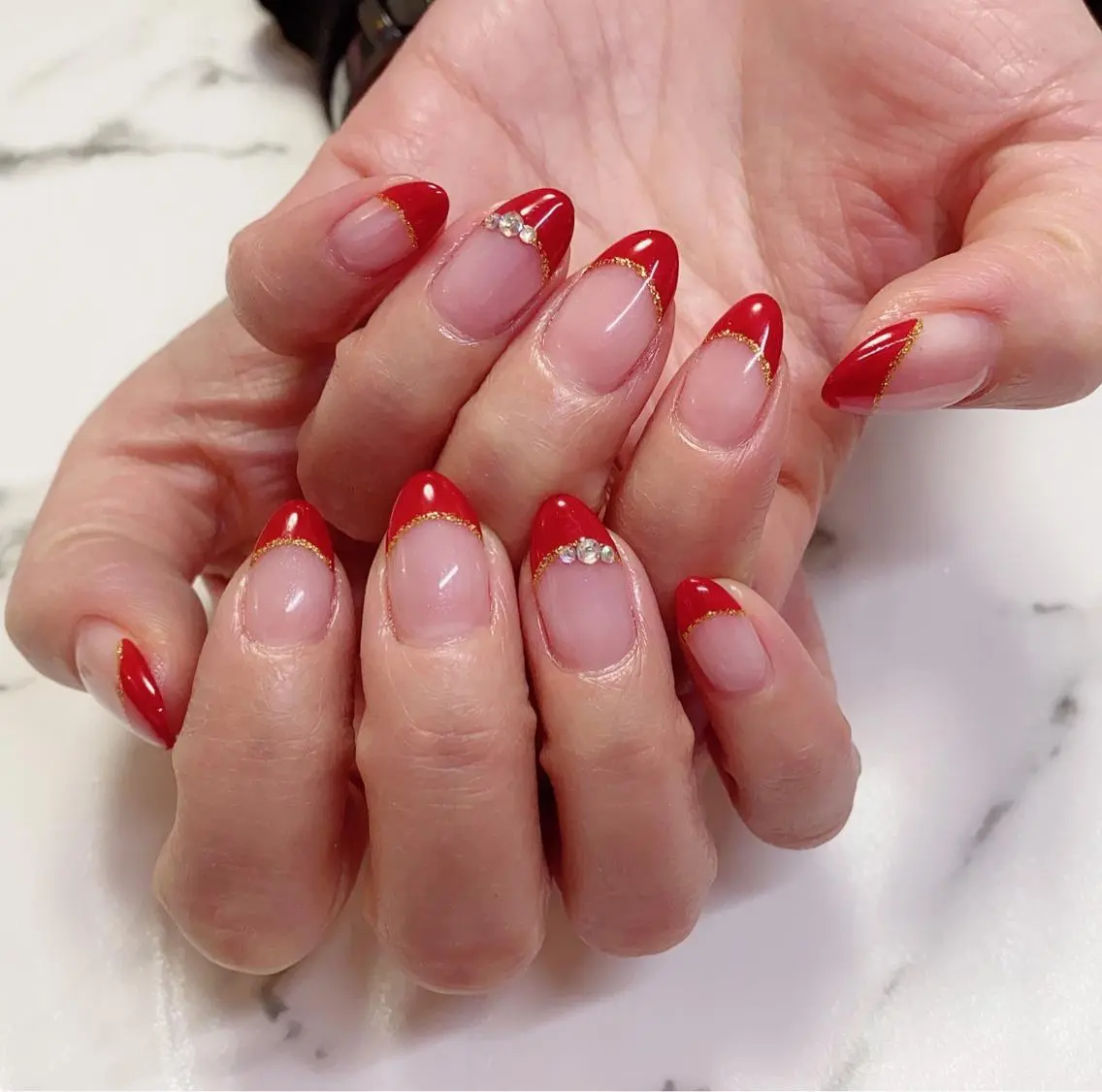 ロング カラー ネイル ストーンネイル Q Free nailsのネイルデザイン