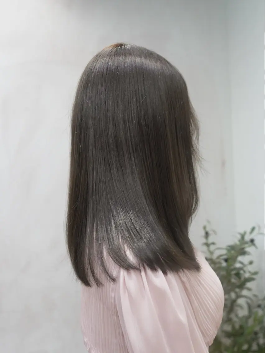 セミロング カラー グレージュ 髪質改善 トリートメント ヘアカラー トリートメント 透明感カラー/髪質 改善🫧みらいのヘアスタイル