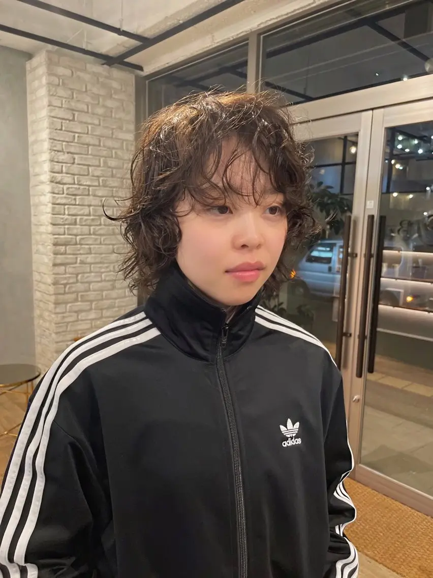 ミディアム パーマ Basis 田口豪司のヘアスタイル