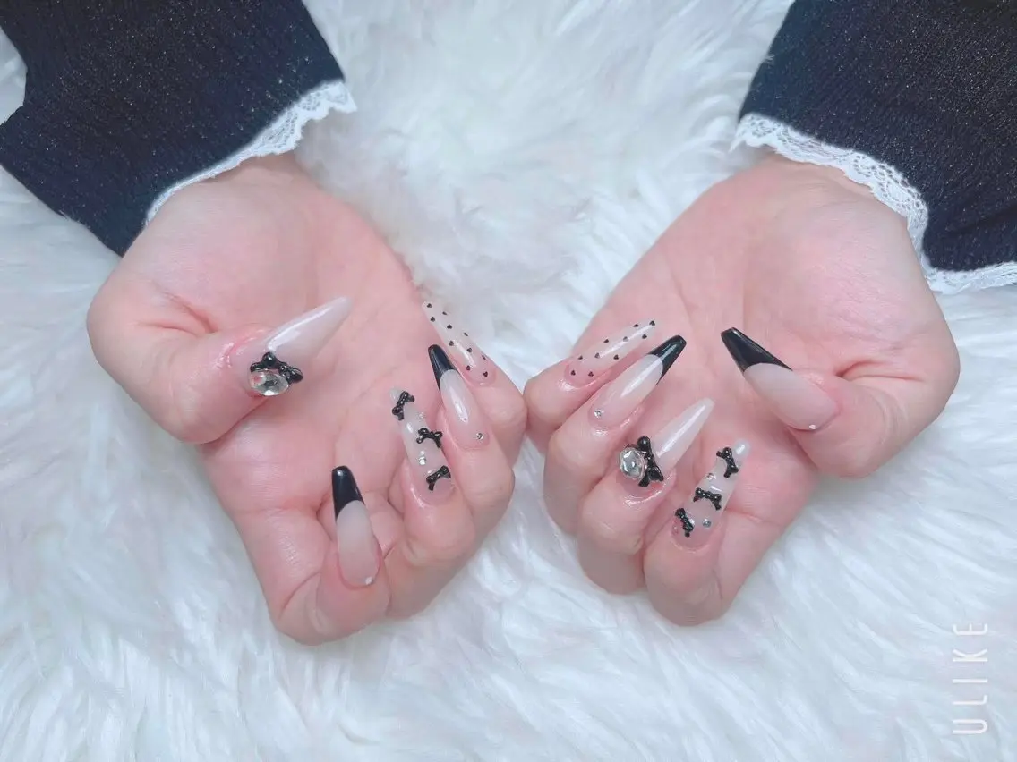 ネイル 韓国ネイル 水色 マグネットネイル ニュアンスネイル オフィスネイル ハンドネイル Hana Rose Nailのネイルデザイン