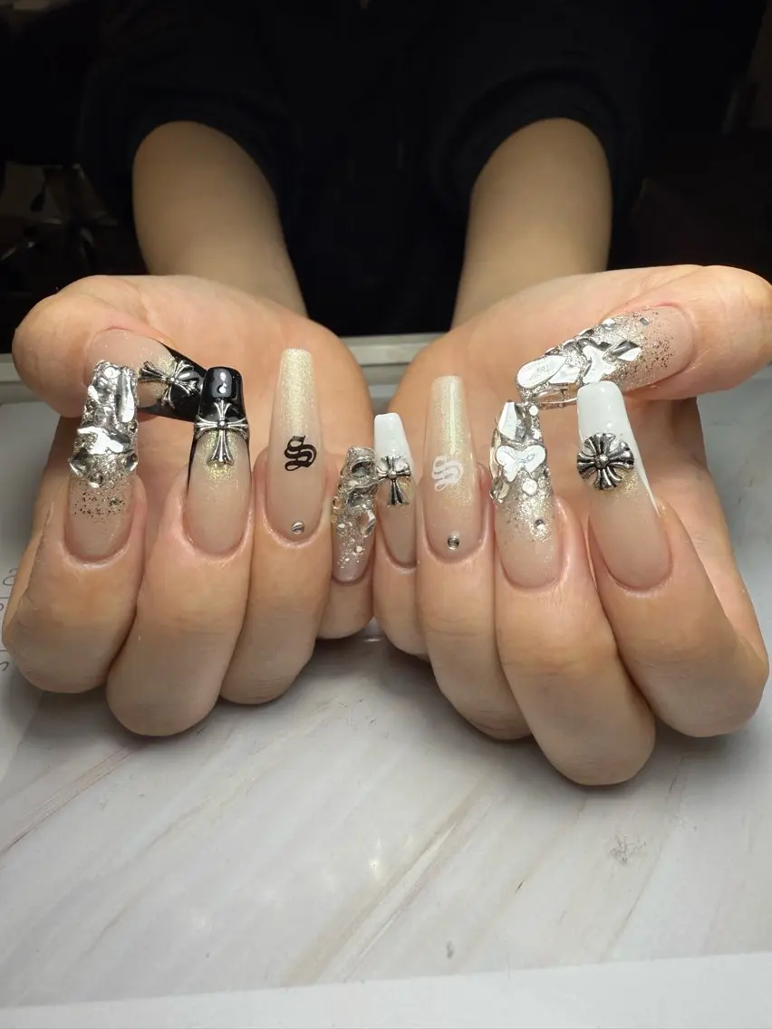 ネイル akina nailsのネイルデザイン