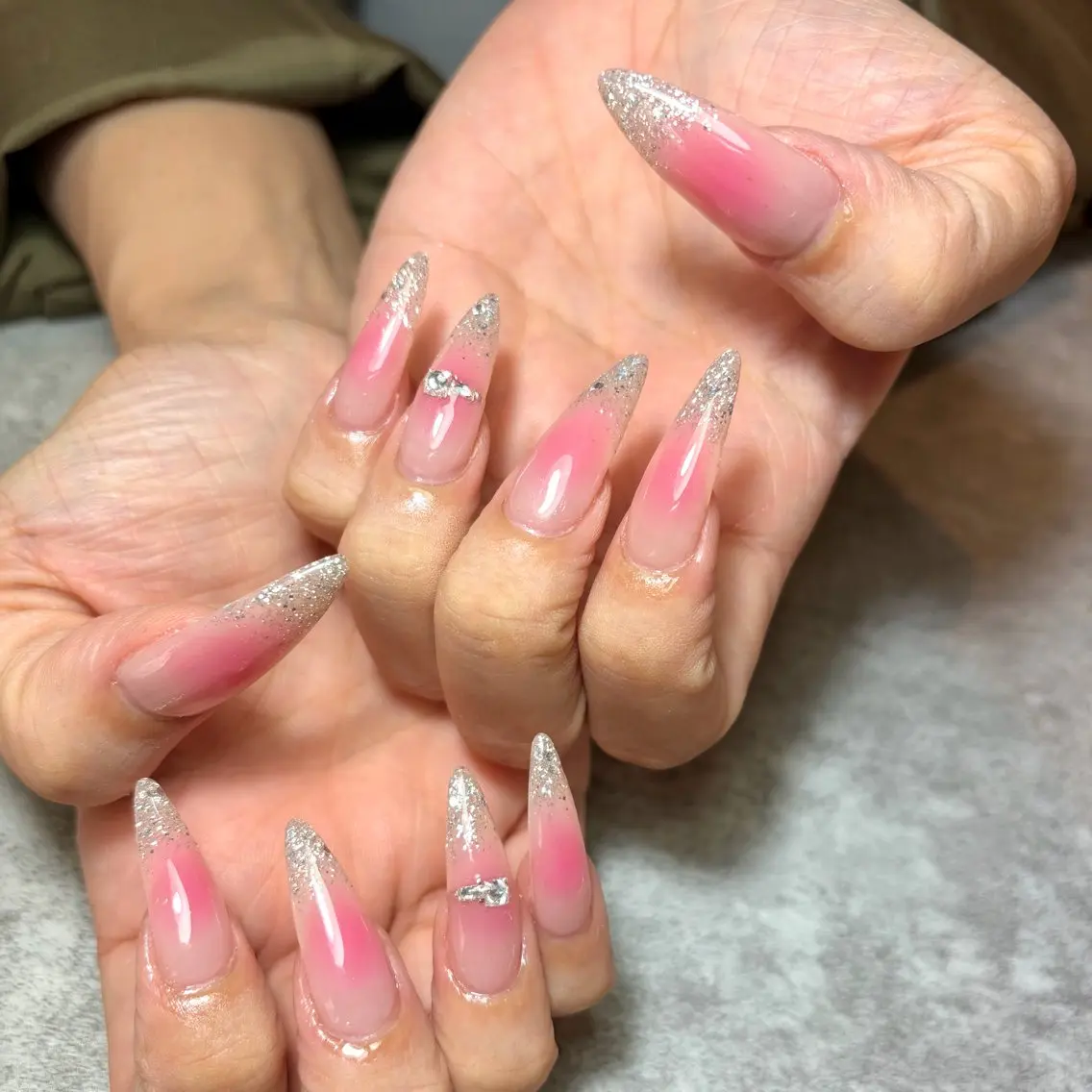ネイル チークネイル フラッシュネイル Mii nailのネイルデザイン