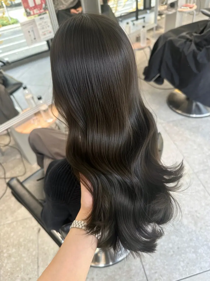 ロング カラー ヘアカラー トリートメント カワチ リュウタのヘアスタイル