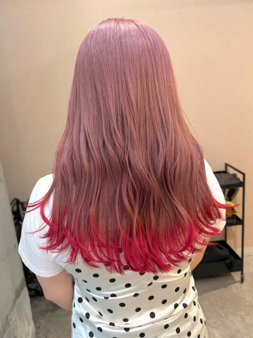 ロング カラー ピンクカラー レッドカラー ヘアカラー SHOTO ハイトー ン/ブロンドカラーのヘアスタイル