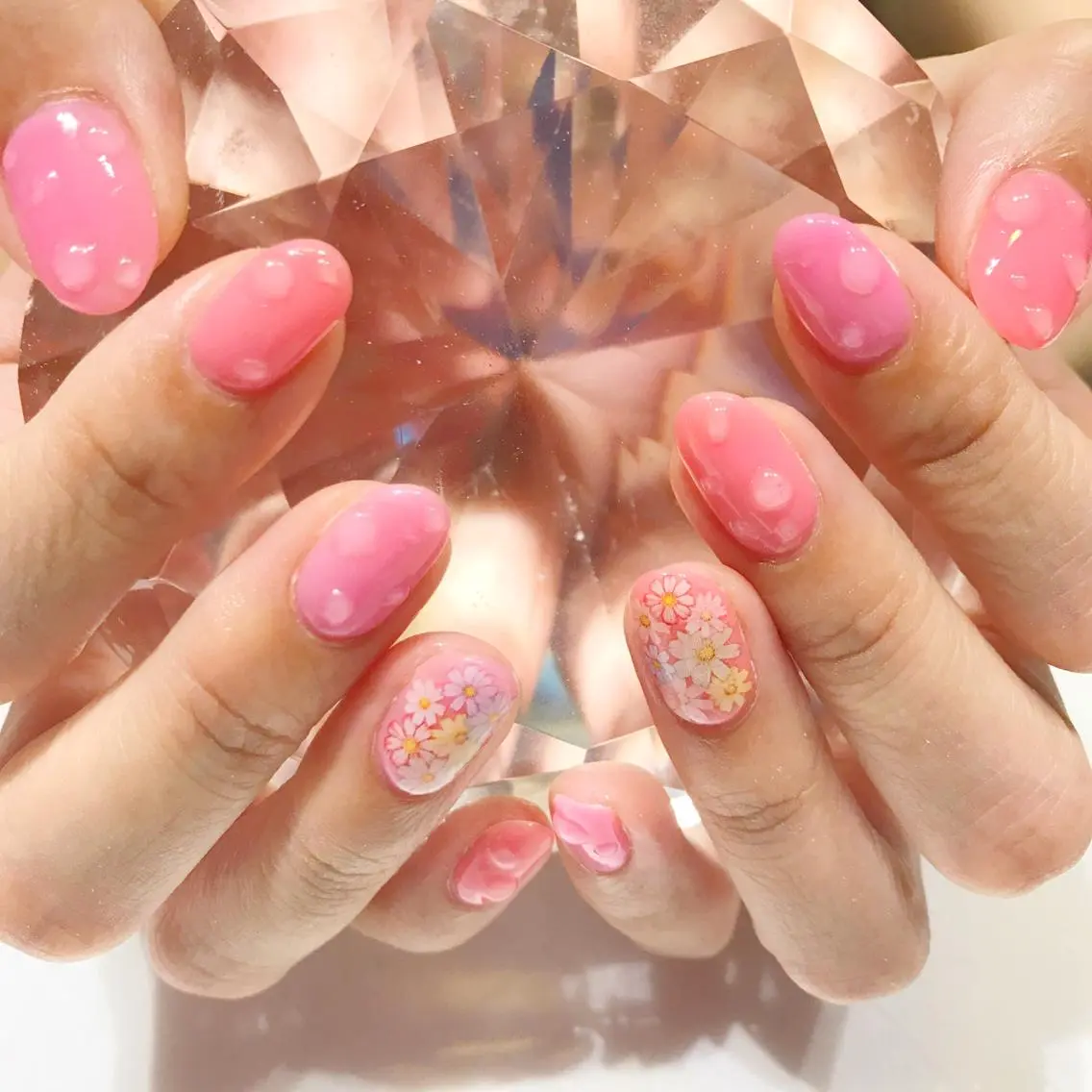 ネイル アートネイル フラワーネイル ピンク YUN 💅のネイルデザイン