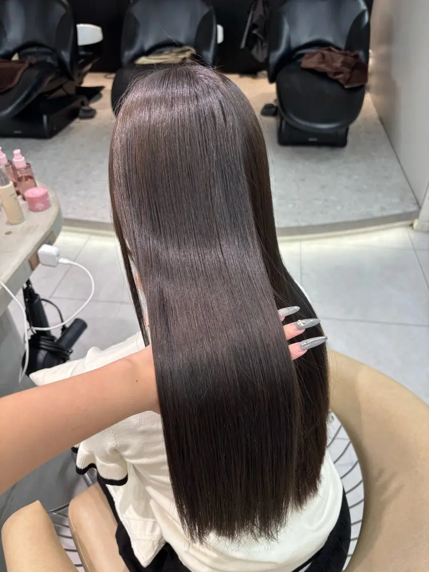 ロング カラー グレージュ あいり／艶髪 、透明感カラー🩶のヘアスタイル