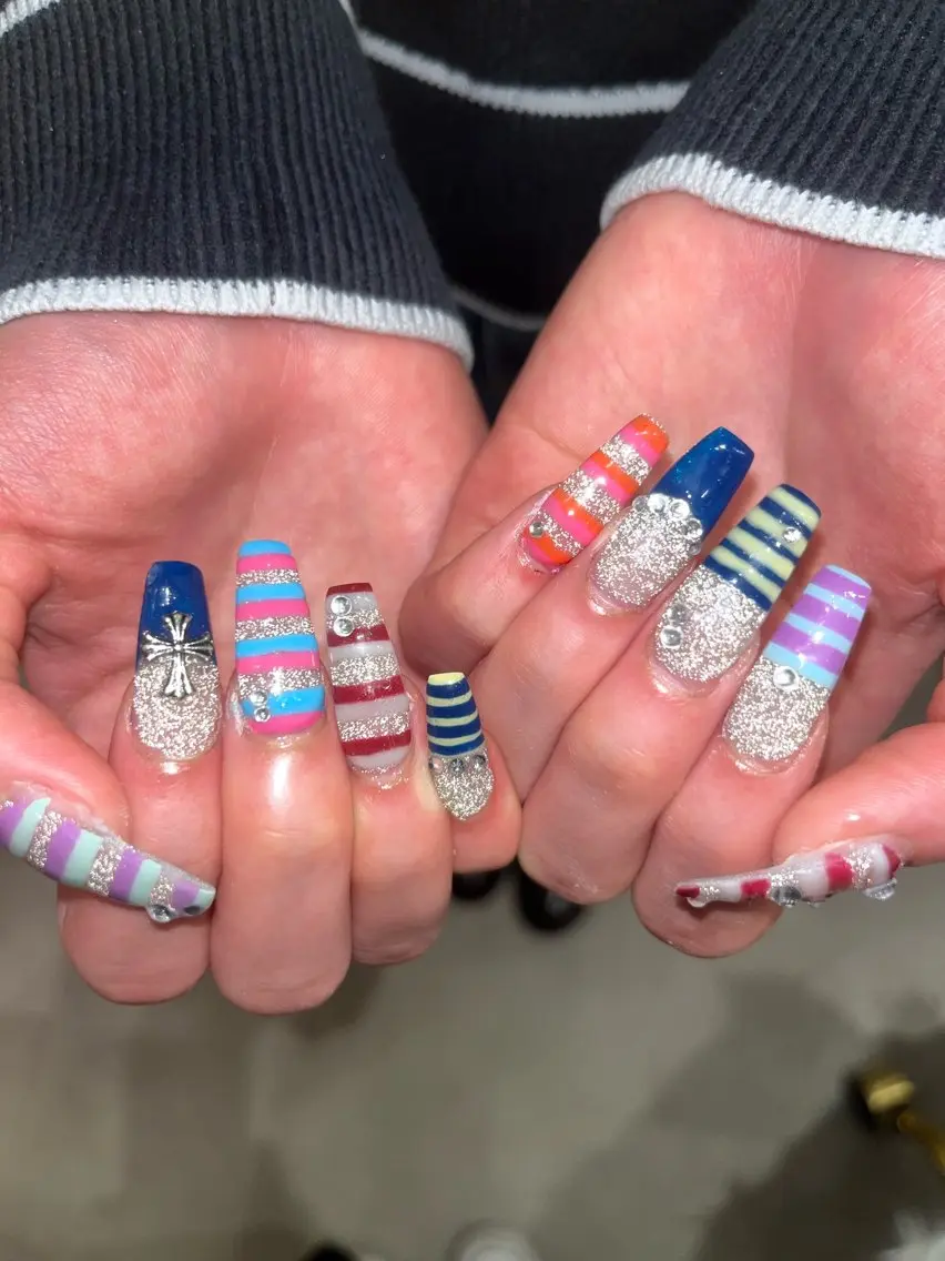 ネイル ボーダー スカルプネイル ネイルチップ ハンドネイル taminami Lunaのネイルデザイン