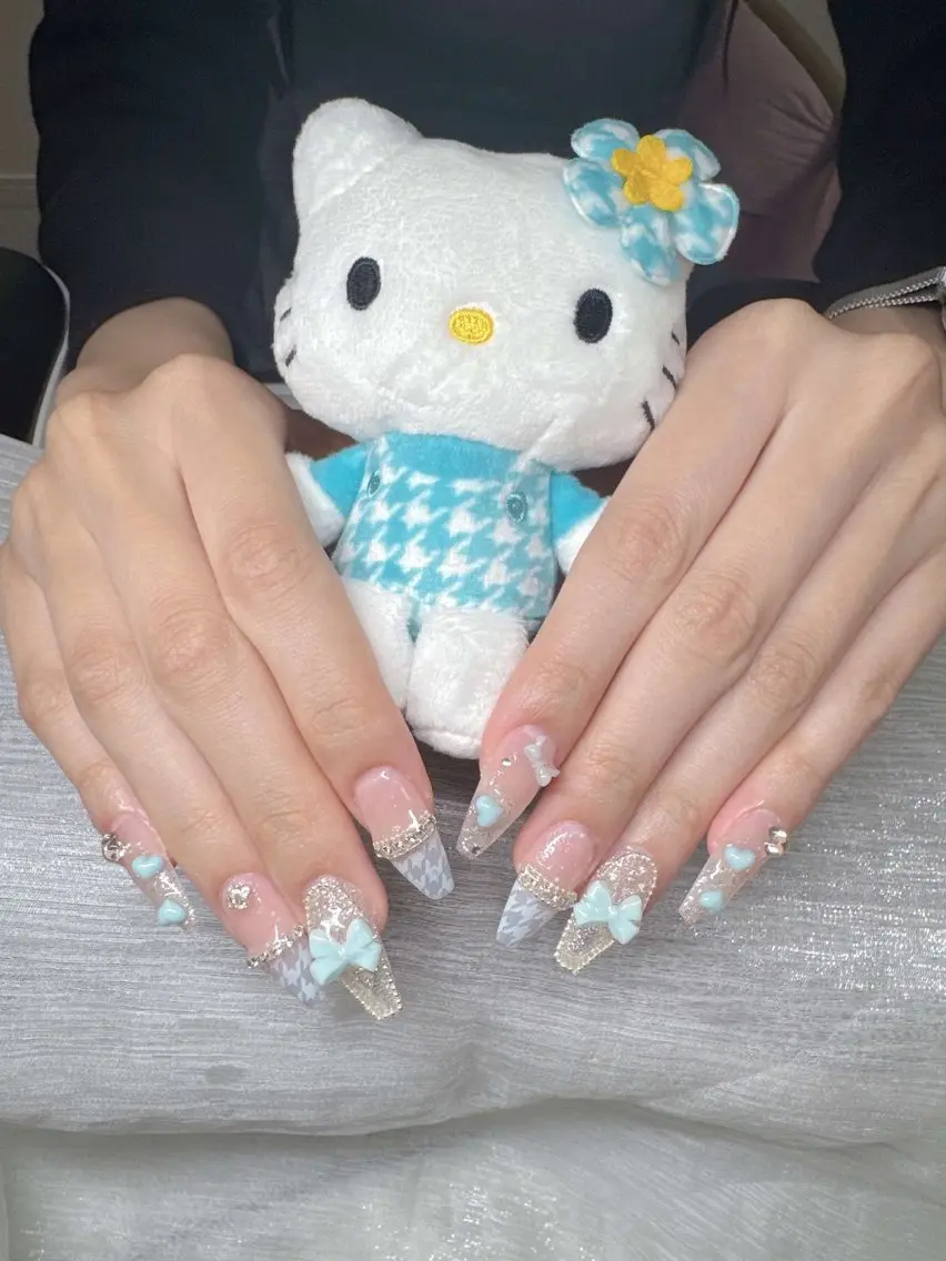 ネイル 長さ出し グラデーション 卒業式 キラキラネイル マグネットネイル Lee Nailsのネイルデザイン