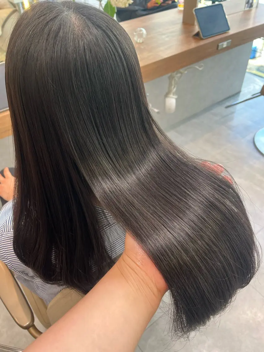 ロング カット ヘアカラー トリートメント ヘッドスパ 近 紗理奈のヘアスタイル