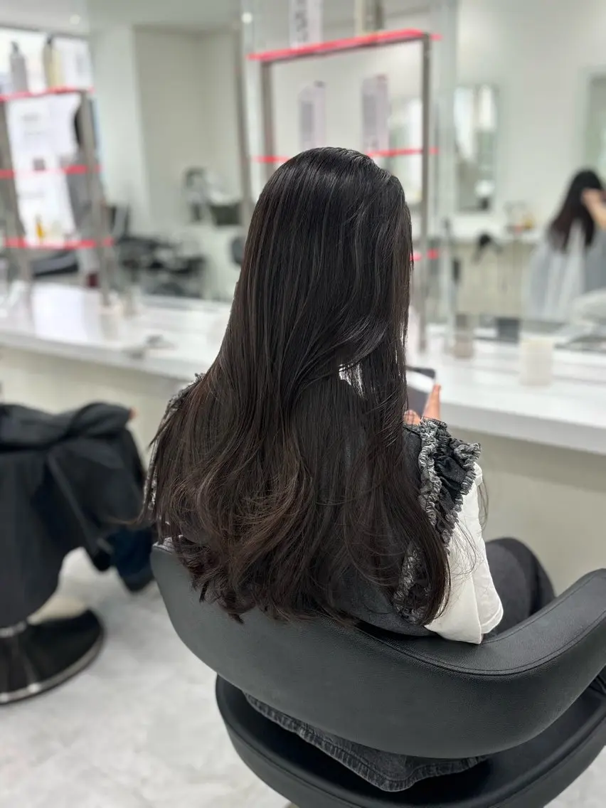 ロング ヘアカラー トリートメント ヘアセット 赤髪/ワインレッド/ 韓国系 まなかのヘアスタイル