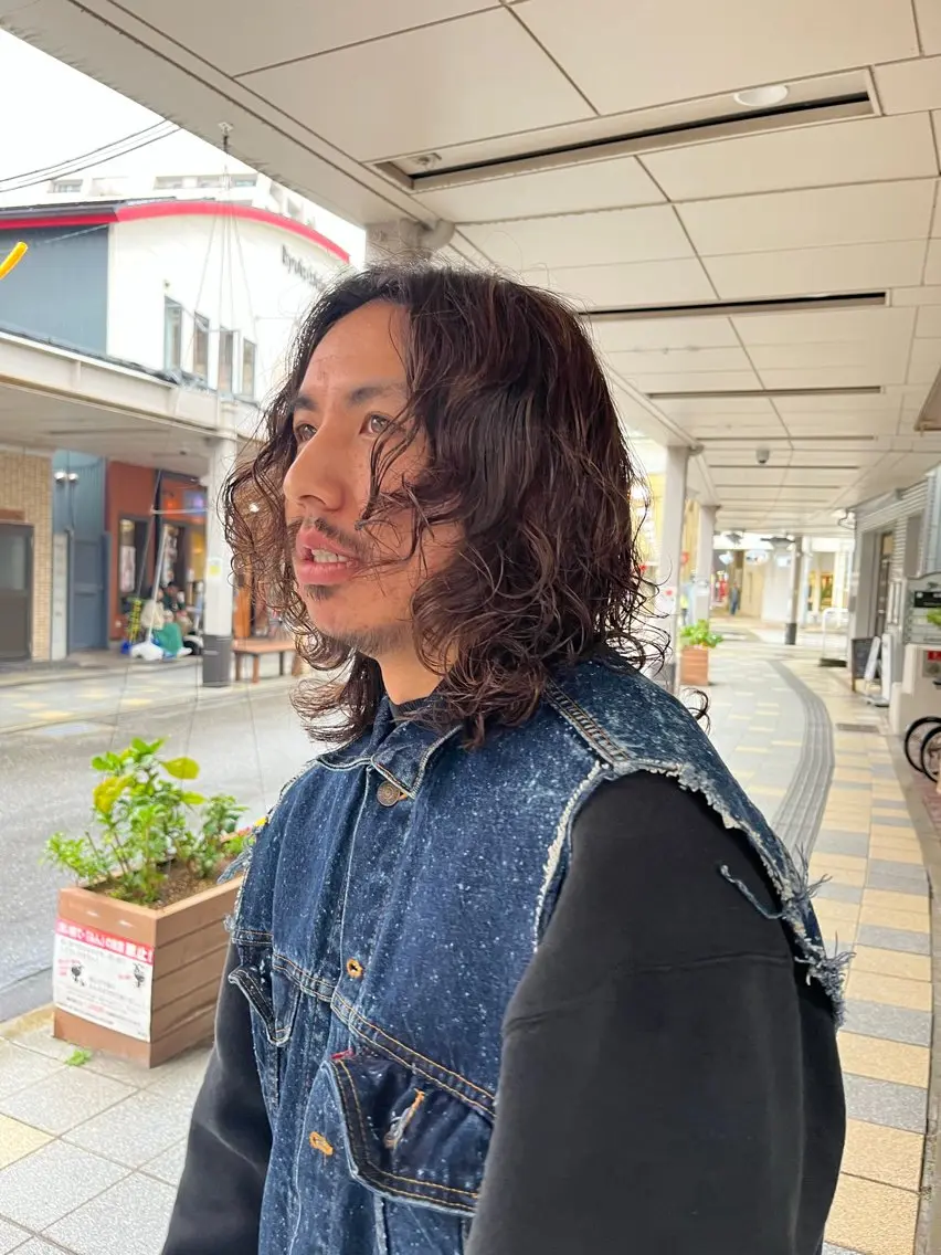 ミディアム パーマ メンズ ミディアムパーマ メンズパーマ スパイキーショート 波巻きパーマ スパイラルパーマ 波巻きスパイラル🌀 新潟/万代/山下優のヘアスタイル