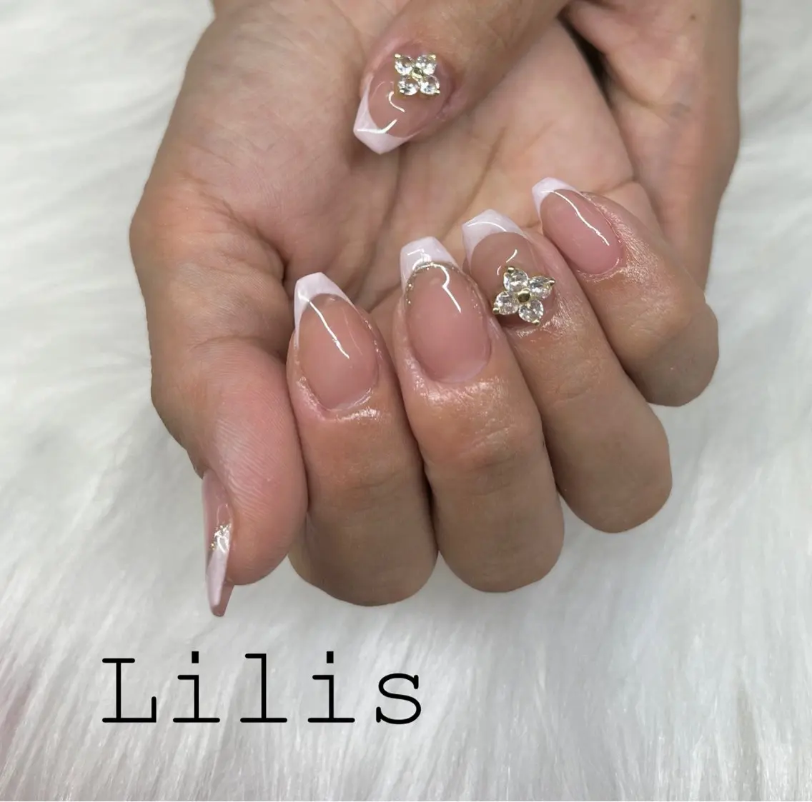 ネイル フレンチネイル ラメ(グリッター) nailsalon Lilisのネイルデザイン